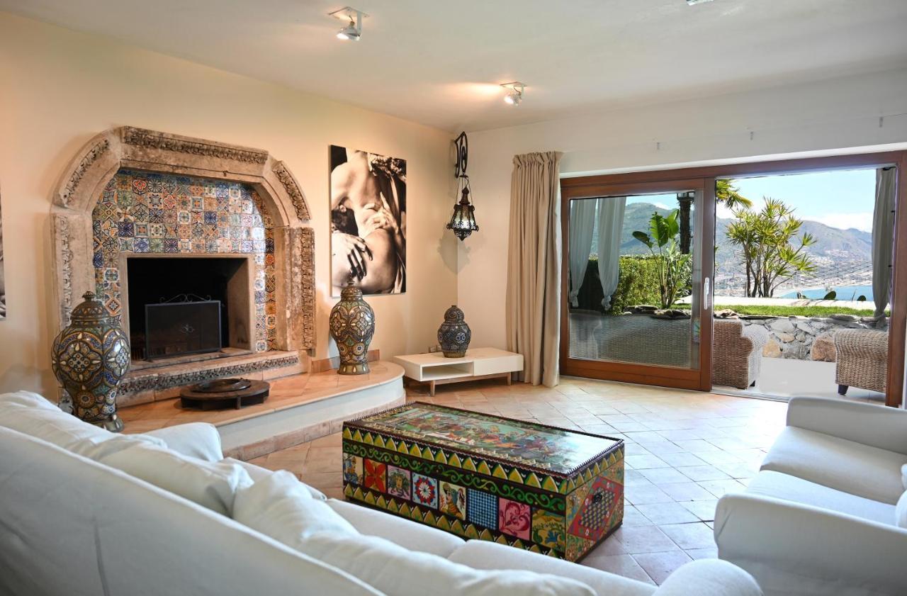 Luxury Taorum With Spectacular Sea Views In Villa Taormine