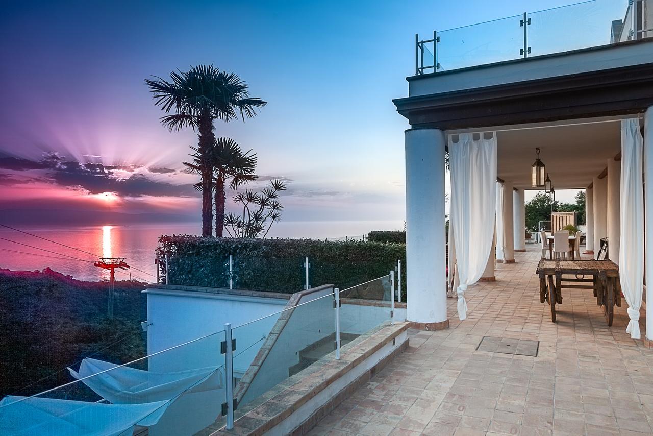 Luxury Taorum With Spectacular Sea Views In * Taormine