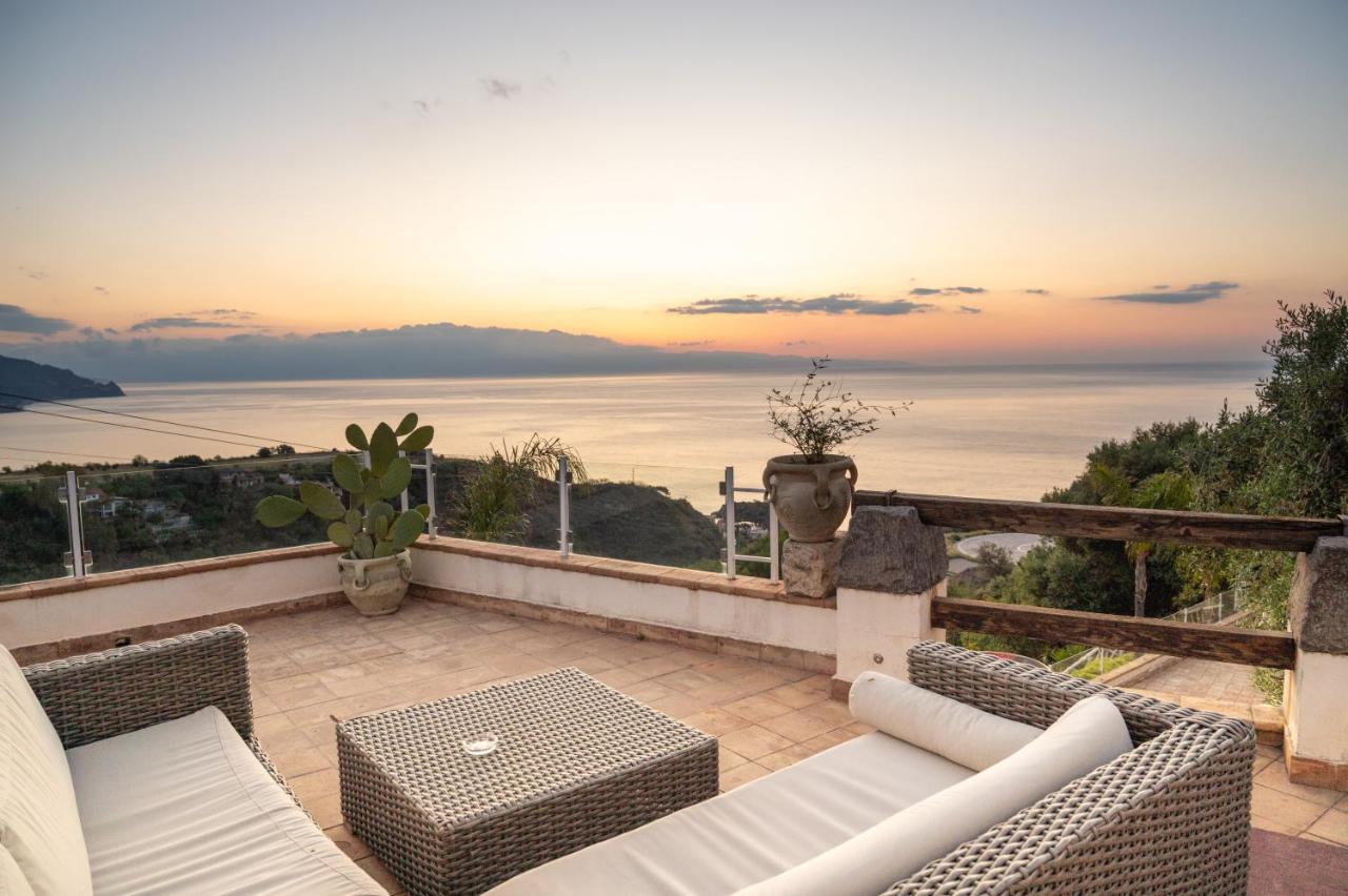 Villaer Luxury Taorum With Spectacular Sea Views In