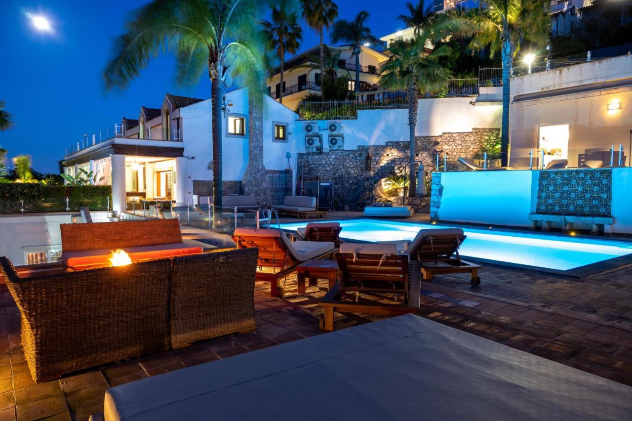 Luxury Taorum With Spectacular Sea Views In Villaer