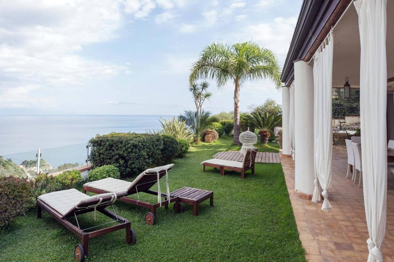 Villaer Luxury Taorum With Spectacular Sea Views In *