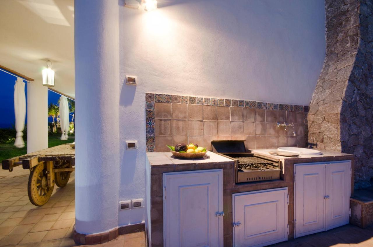 Luxury Taorum With Spectacular Sea Views In Villaer